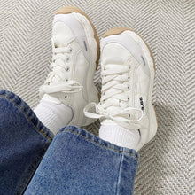 Load image into Gallery viewer, 23.65 V2 Vebe Sneakers Brown
