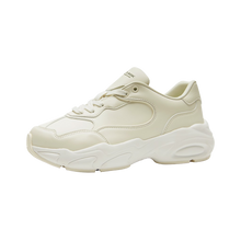 Load image into Gallery viewer, AKIII CLASSIC Praha Sneaker Shoucream Cheese