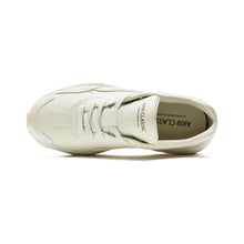 Load image into Gallery viewer, AKIII CLASSIC Praha Sneaker Shoucream Cheese