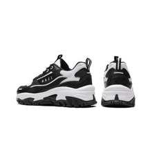 Load image into Gallery viewer, AKIII CLASSIC Urban Tracker Black White