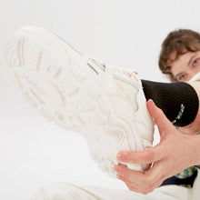 Load image into Gallery viewer, 23.65 V2 Sneakers Triple White