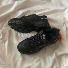 Load image into Gallery viewer, 23.65 V2 Sneakers Black