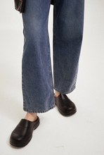 Load image into Gallery viewer, 23.65 Baguette Rubber Clogs Black