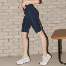 Load image into Gallery viewer, CONCHWEAR Airlight 5.5-Short Leggings 5Colors