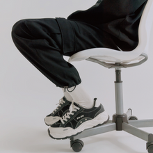 Load image into Gallery viewer, 23.65 V2 Vebe Sneakers Black