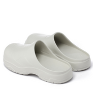 Load image into Gallery viewer, 23.65 Baguette Rubber Clogs Grey