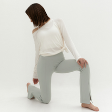 Load image into Gallery viewer, CONCHWEAR Bootcut Slit Leggings 4Colors