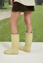 Load image into Gallery viewer, 23.65 Rain Boots Butter