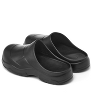 Load image into Gallery viewer, 23.65 Baguette Rubber Clogs Black
