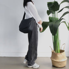 Load image into Gallery viewer, D.LAB Leo Daily Round Cross Bag Black