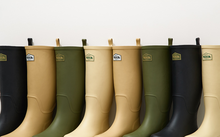 Load image into Gallery viewer, 23.65 Rain Boots Black