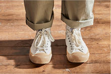 Load image into Gallery viewer, Yeast_Crumb White Crust 08 (1).png