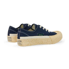 Load image into Gallery viewer, crust navy butter 3.jpg
