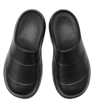 Load image into Gallery viewer, 23.65 Baguette Rubber Clogs Black