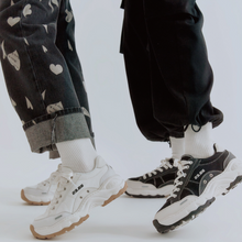 Load image into Gallery viewer, 23.65 V2 Vebe Sneakers Black