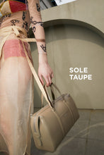 Load image into Gallery viewer, [2023 CAST] MARHEN.J Umberto Moyen Bag Sole Taupe
