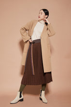 Load image into Gallery viewer, [2022 CAST] CCOMAQUE by DOLSILNAI Midi Pleated Skirt Brown
