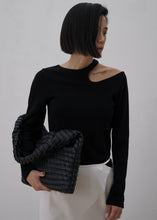 Load image into Gallery viewer, KWANI Textured Hobo Bag Black
