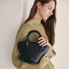 Load image into Gallery viewer, LOEKA Marqueta S Tote Bag Black
