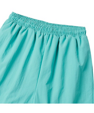 Load image into Gallery viewer, BEYOND CLOSET New Parisian Logo Seersucker Nylon Pants Emerald
