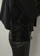 Load image into Gallery viewer, KWANI My Dear Bow Bow Mini Bag Shiny Black
